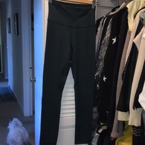 Lululemon wonder under size 4 forest green